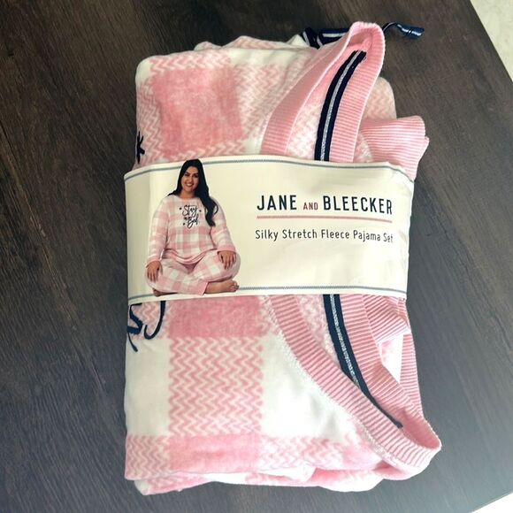 Jane and Bleecker - Silky Stretch Fleece “Stay In Bed” Pajama Set - New! - Picture 3 of 6